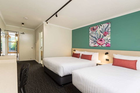 NIghtcap at Balaclava Hotel - Accommodation Kalgoorlie 2