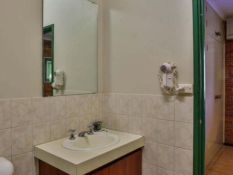 Bayside Holiday Apartments - Accommodation Kalgoorlie 2