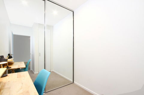 IQ Smart Apartments 704 Braddon ACT - Accommodation Kalgoorlie 1