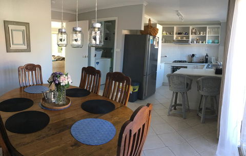 Finches Canberra - Accommodation Kalgoorlie 18