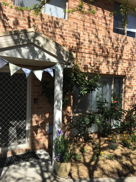 Finches Canberra - Accommodation Kalgoorlie 31