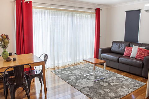 One Of A Kind Apartments - Accommodation Kalgoorlie 7