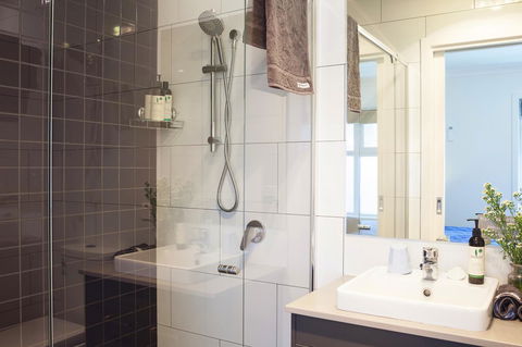 One Of A Kind Apartments - Accommodation Kalgoorlie 14