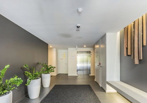 Modern Executive Apt@Barton*1BR*WiFi*Gym*Secure Parking*Canberra - Accommodation Kalgoorlie 16