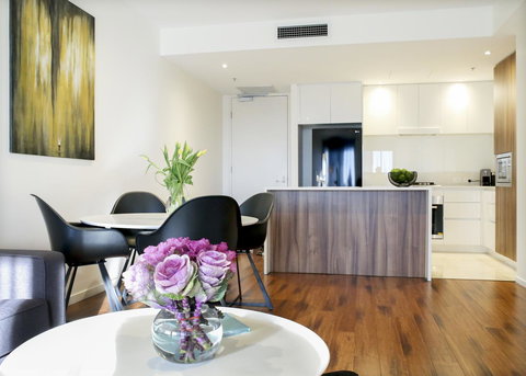 Kui Manhattan 2 - Accommodation Kalgoorlie 0