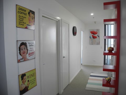 3BR Executive Apartment With Lake And Mountain Views - Accommodation Kalgoorlie 5