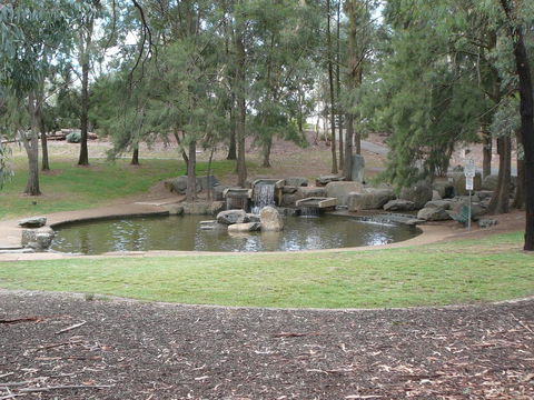 3BR Executive Apartment With Lake And Mountain Views - Accommodation Kalgoorlie 10