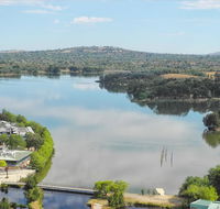 3BR Executive Apartment with Lake and Mountain views - Accommodation Kalgoorlie
