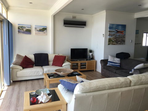 Crystal Blue Apartment - Accommodation Kalgoorlie 3