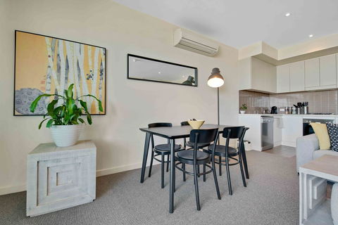 Port Adelaide Executive Waterfront Apartment - Accommodation Kalgoorlie 13