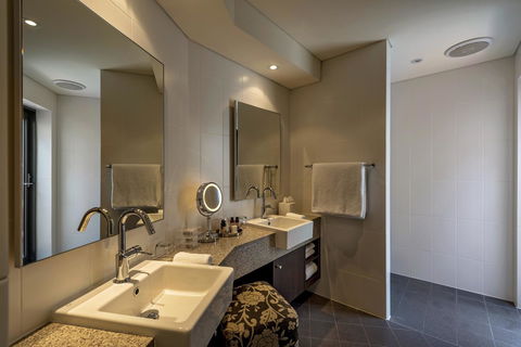 The Louise - Accommodation Kalgoorlie 13