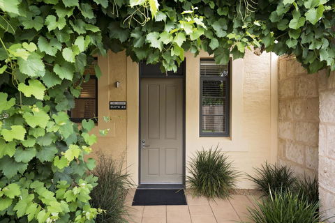 The Louise - Accommodation Kalgoorlie 5