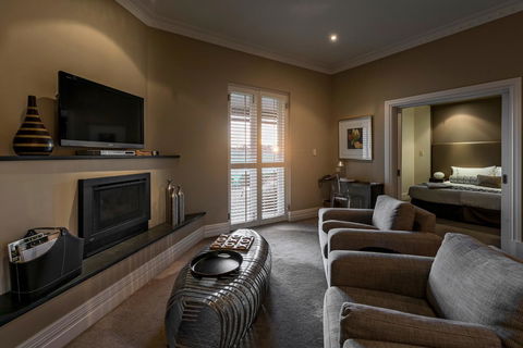 The Louise - Accommodation Kalgoorlie 40