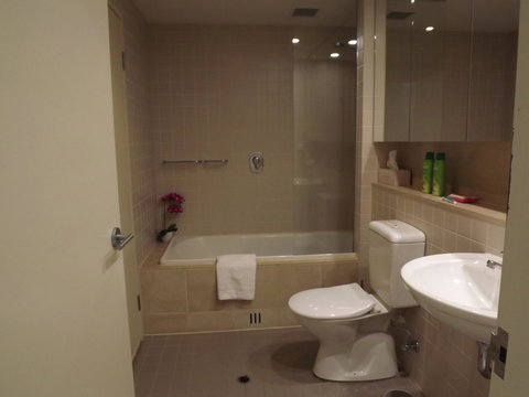 Beachside Luxury Apartments One & Two Bedroom In Beachfront Oaks Pier Building - Accommodation Kalgoorlie 1