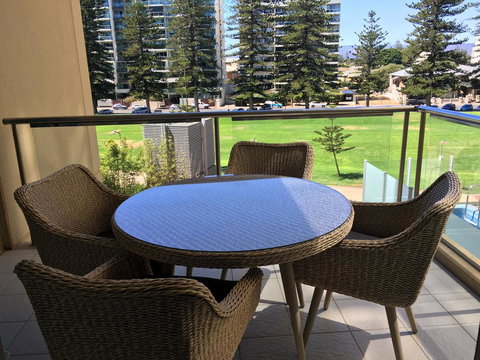 Beachside Luxury Apartments One & Two Bedroom In Beachfront Oaks Pier Building - Accommodation Kalgoorlie 25