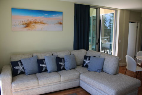 Beachside Luxury Apartments One & Two Bedroom In Beachfront Oaks Pier Building - Accommodation Kalgoorlie 11