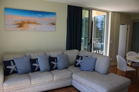 Beachside Luxury Apartments One & Two Bedroom In Beachfront Oaks Pier Building - Accommodation Kalgoorlie 12