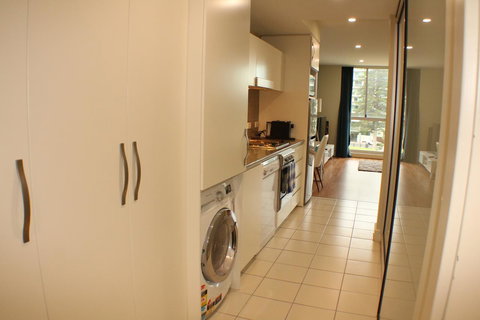 Beachside Luxury Apartments One & Two Bedroom In Beachfront Oaks Pier Building - Accommodation Kalgoorlie 7