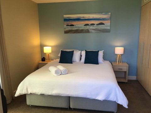 Beachside Luxury Apartments One & Two Bedroom In Beachfront Oaks Pier Building - Accommodation Kalgoorlie 22