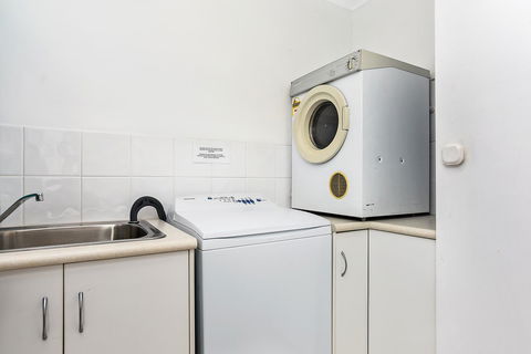 Ainslie Roberts Drive Retreat - Accommodation Kalgoorlie 10