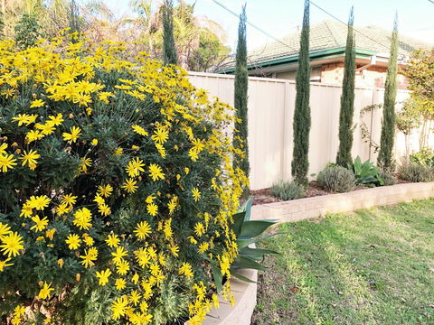 Beautiful Garden House - Accommodation Kalgoorlie 2