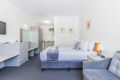 Hi 5 Glenelg Studio Apartment - Accommodation Kalgoorlie 2
