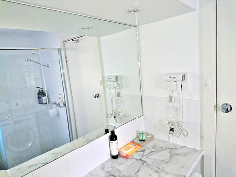 Hi 5 Glenelg Studio Apartment - Accommodation Kalgoorlie 6