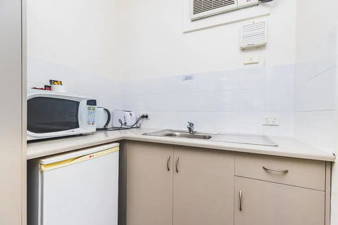 Hi 5 Glenelg Studio Apartment - Accommodation Kalgoorlie 7
