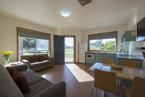 The Retreat West Beach Parks - Accommodation Kalgoorlie 23