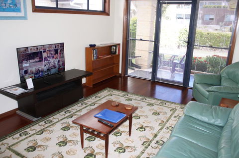 Serenity On Narrabeen Beach - 1Bdr Beachside Retreat - Accommodation Kalgoorlie 7