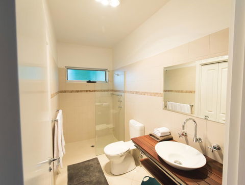 S T U D I O 22 Peaceful Retreat With Garden Views - Accommodation Kalgoorlie 6
