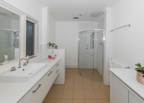 The Tudor House - Accommodation Kalgoorlie 16