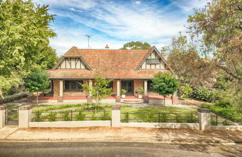 The Tudor House - Accommodation Kalgoorlie 0