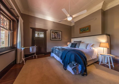 The Tudor House - Accommodation Kalgoorlie 2