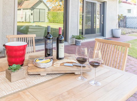 The Tudor House - Accommodation Kalgoorlie 18