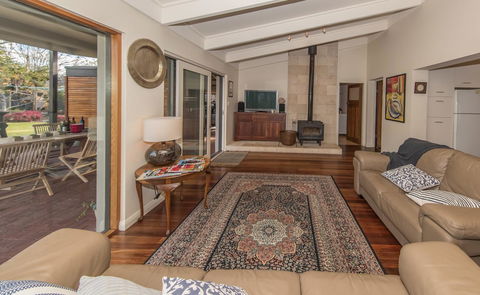 The Tudor House - Accommodation Kalgoorlie 6