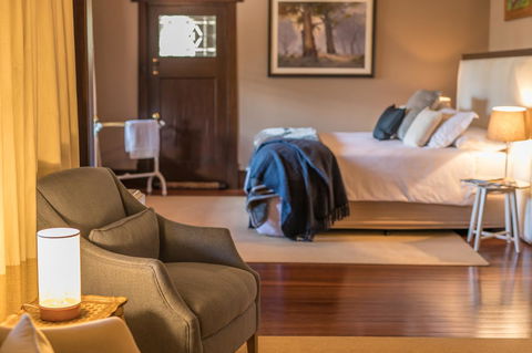 The Tudor House - Accommodation Kalgoorlie 1