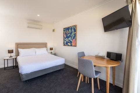 Bay 10 - Suites And Apartments - Accommodation Kalgoorlie 8