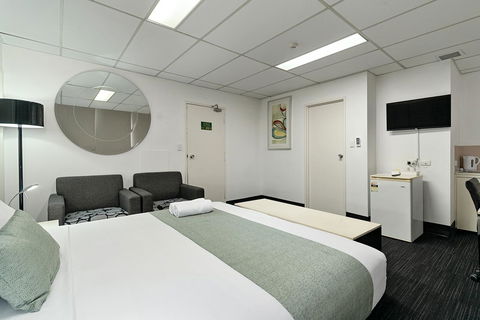 Cosmo On Bank - Accommodation Kalgoorlie 9