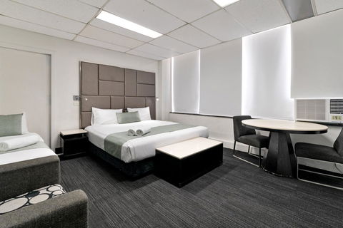 Cosmo On Bank - Accommodation Kalgoorlie 2