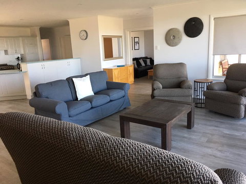 Emu Bay Holiday Homes - Accommodation Kalgoorlie 30