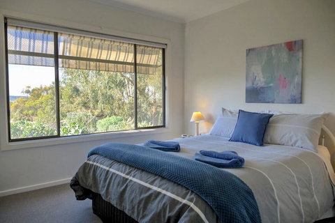 Emu Bay Holiday Homes - Accommodation Kalgoorlie 5