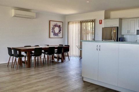 Emu Bay Holiday Homes - Accommodation Kalgoorlie 17