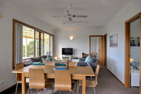 Emu Bay Holiday Homes - Accommodation Kalgoorlie 10
