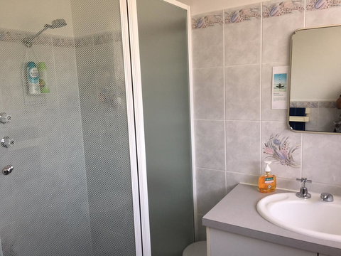 Emu Bay Holiday Homes - Accommodation Kalgoorlie 35