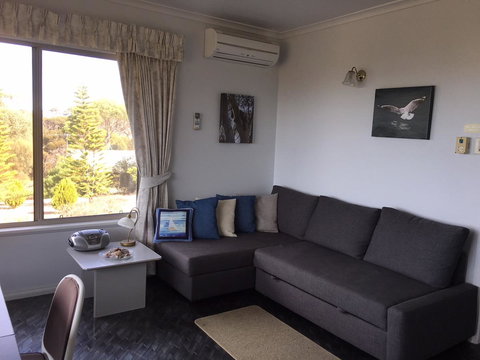 Emu Bay Holiday Homes - Accommodation Kalgoorlie 37