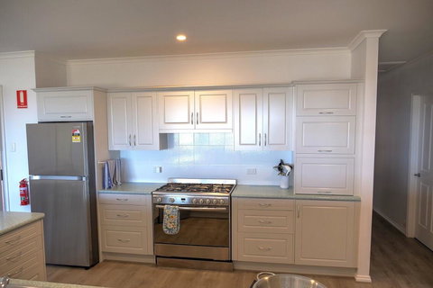 Emu Bay Holiday Homes - Accommodation Kalgoorlie 22