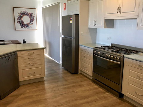 Emu Bay Holiday Homes - Accommodation Kalgoorlie 29