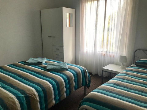 Emu Bay Holiday Homes - Accommodation Kalgoorlie 34