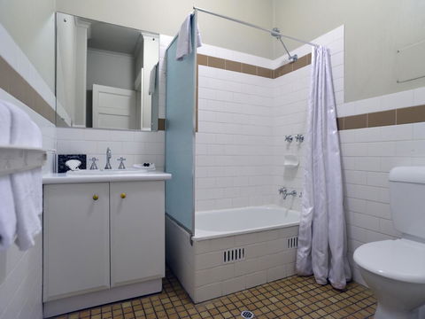 Mansions On Pulteney - Accommodation Kalgoorlie 8